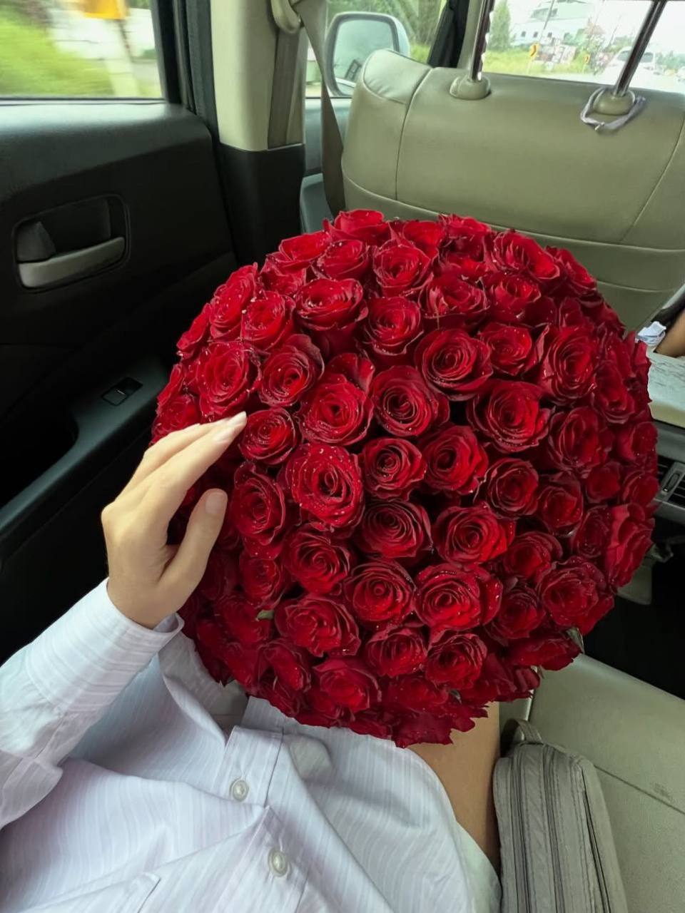 Монобукет бордовых роз